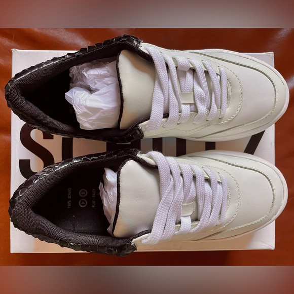 BNWT! SCHUTZ, OLIYAH, MULTIMATERIAL
NAPPA SNEAKERS, BRIGHT SNAKE, WHITE/BLACK π€π€ - Picture 8 of 16